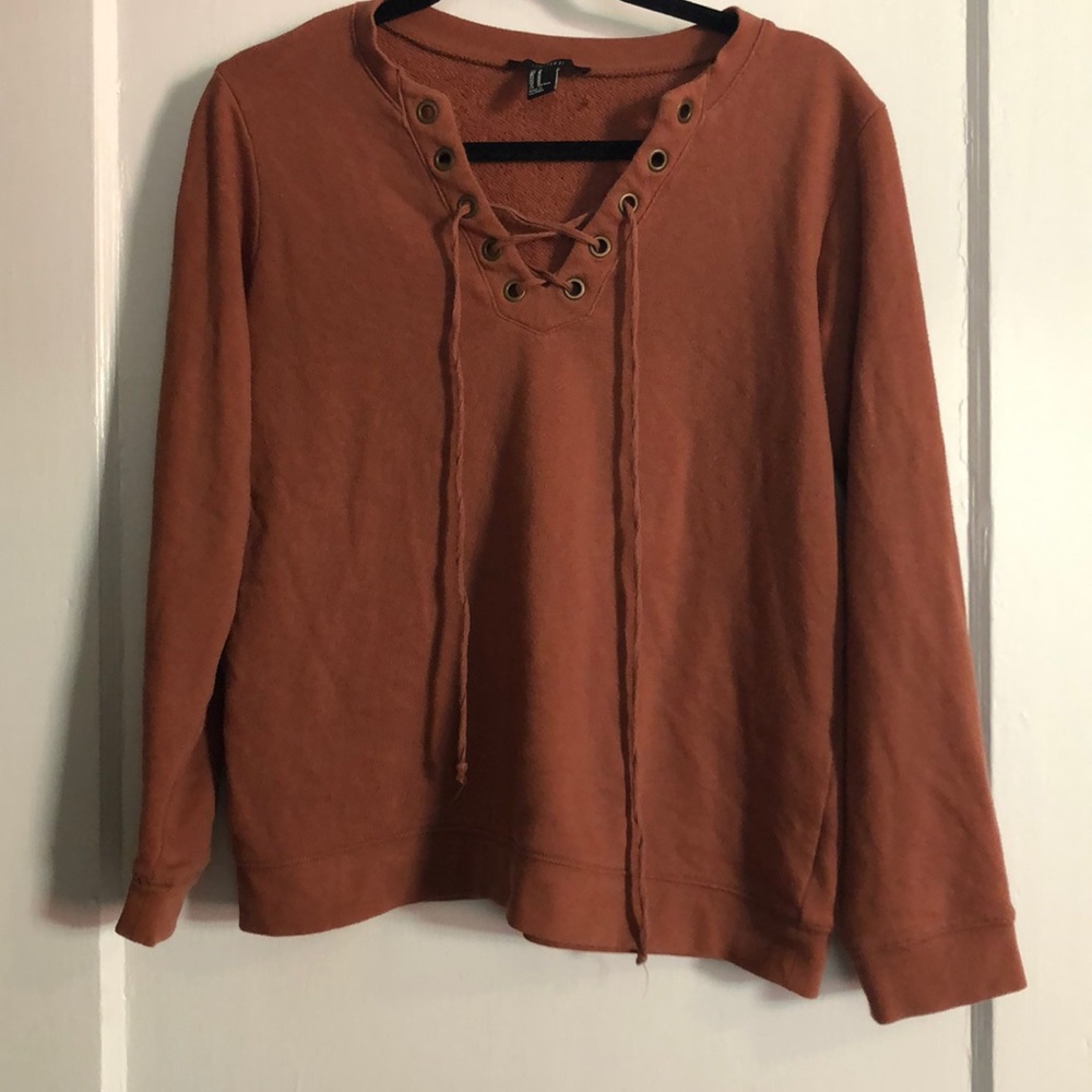 Dusty rose colored tie front sweatshirt - size M